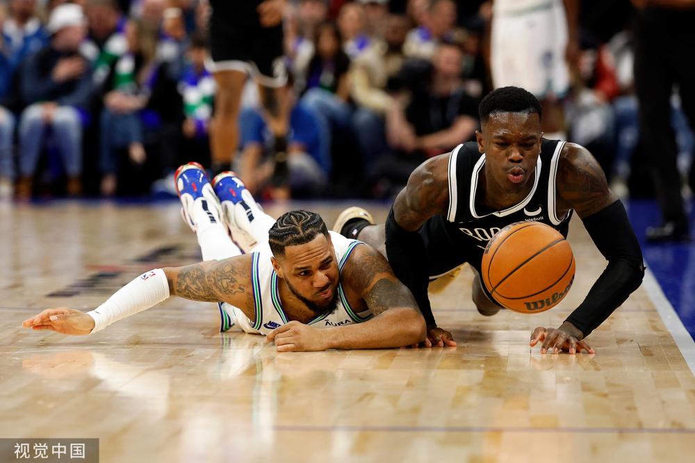 出双方在综 出双方在综